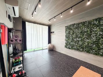 スペース後方 - コアフィットジム武蔵小杉の室内の写真