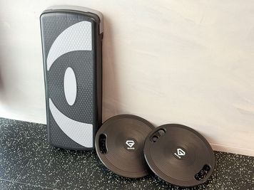 各種トレーニング機器 - コアフィットジム武蔵小杉の設備の写真