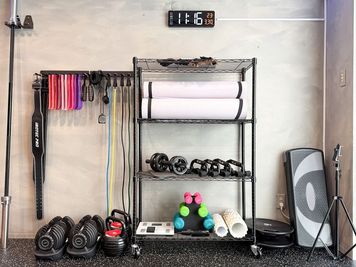 各種トレーニング機器 - コアフィットジム武蔵小杉の設備の写真