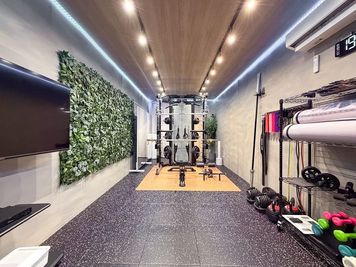 ✨ NEW OPEN ✨武蔵小杉駅🚶7分🚃筋トレ・ヨガ・トレーニング 🏋️監視カメラなし📷ゴミ箱あり🎲路面店・駐輪可能 - コアフィットジム武蔵小杉