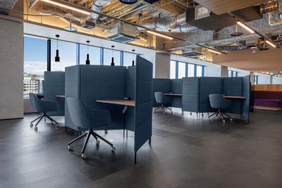 COWORKING SPACE WORK@NAGASAKIの室内の写真