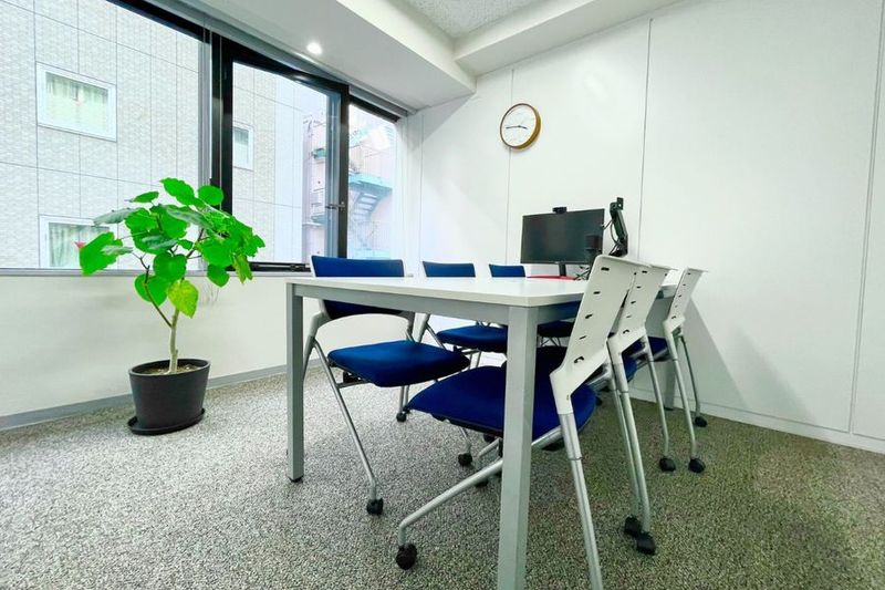 最大50名のスペースと4つの会議室が使える貸し切りレンタルルーム - ウィズスクエア・GLOXIA銀座店