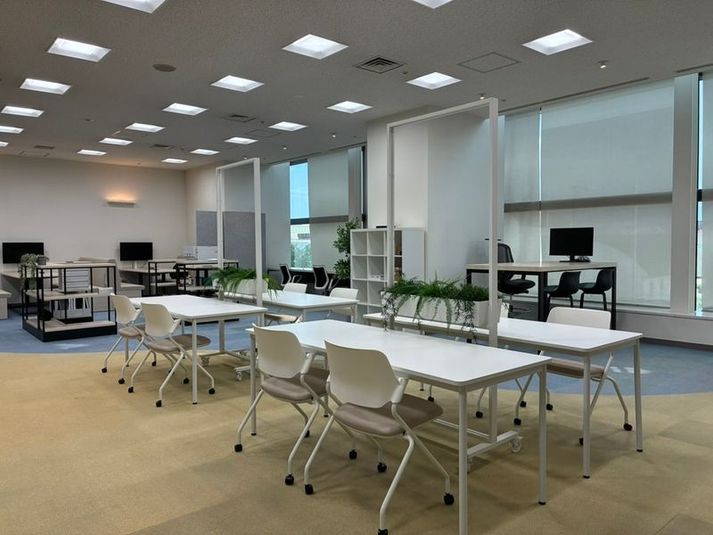 【6人掛けソファ席_1】‐コワーキングスペースSanoL・A・B - コワーキングスペースSanoL・A・B