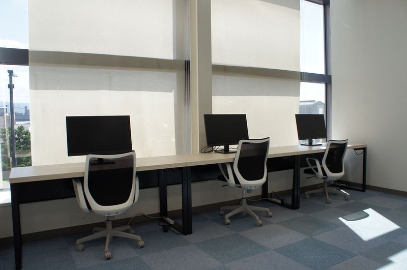 【6人掛けソファ席_2】‐コワーキングスペースSanoL・A・B - コワーキングスペースSanoL・A・B