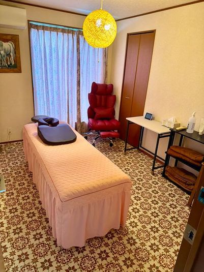 静かな施術者向け完全個室 - レンタルスペースモモ