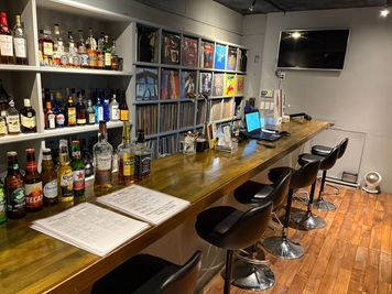ロックバーアズベリーパーク 【渋谷5分】著名人対談ロケ実績あり！完全防音ロックバーの室内の写真