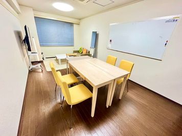 毎日清掃🧹＜パイナップルスペース🍍奈良＞⭐️面接･撮影用ﾗｲﾄ⭐️自宅感覚⭐️55㌅TV⭐️飲食OK⭐️前日ｷｬﾝｾﾙOK - ＜パイナップルスペース 奈良＞