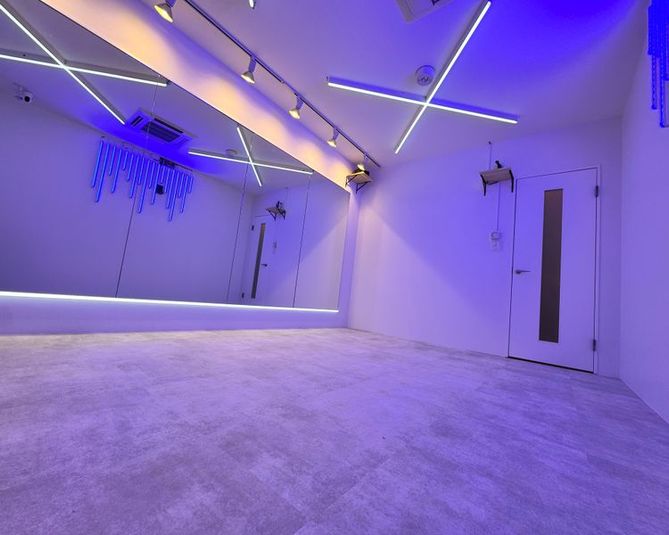 BUZZ福岡西新 2st｜ダンス・撮影におすすめ！ - 【BUZZ福岡西新】ダンスレンタルスタジオ 24時間OK