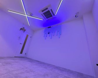 【BUZZ福岡西新】ダンスレンタルスタジオ 24時間OK BUZZ福岡西新 2st｜ダンス・撮影におすすめ！の室内の写真