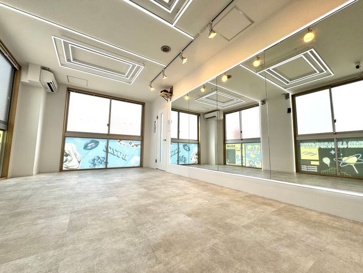 BUZZ福岡西新 1st｜ダンス・ヨガにおすすめ！ - 【BUZZ福岡西新】ダンスレンタルスタジオ 24時間OK