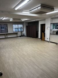 広々スペースを様々な形にアレンジ可能。 - スタジオランパス 多目的レンタルスペースの室内の写真