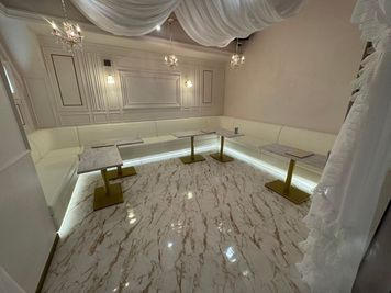サブフロア - Carat (新宿/歌舞伎町) 姫かわいい撮影/パーティースペースの室内の写真
