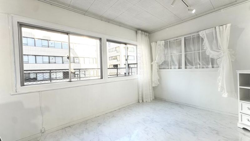 ホワイトパレット秋葉原店 - ホワイトパレット秋葉原店