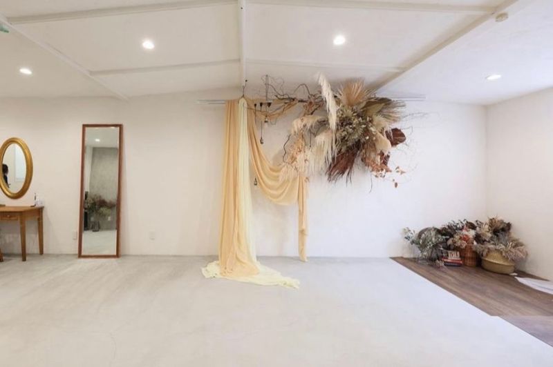 【北堀江】自然光・フォトスタジオ/撮影・ワークショップ・展示会 北堀江レンタルスペース/アンティーク・ナチュラル系スタジオの室内の写真