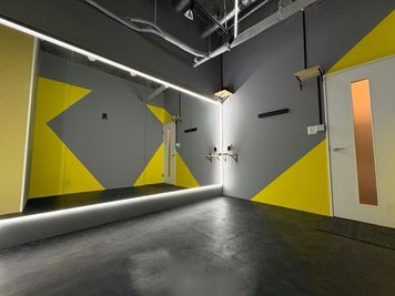 【下北沢4st】シンプルで洗練された、無機質系コンパクトスタジオ💫 - BUZZ下北沢レンタルスタジオ 