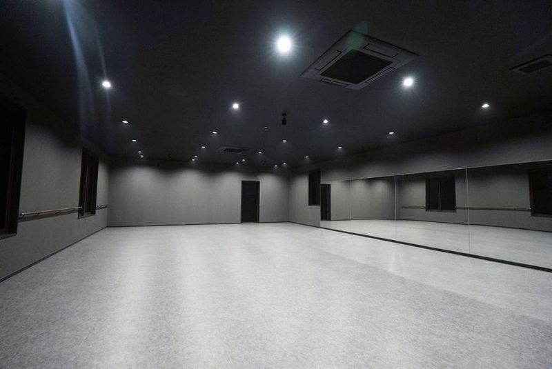 室内_通常照明 - DANCE STUDIO SeeD DANCE STUDIO SeeD ANNEX（昭和校）の室内の写真