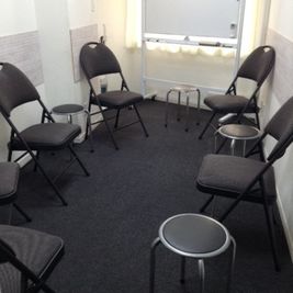 ふれあい貸し会議室 新宿ダイカンB ワンコイン会議室新宿西口406の室内の写真