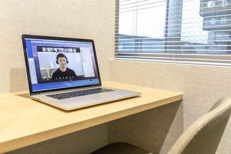 1名用扉付き個室 - BIZcomfort 三条木屋町 1名用WEB会議ルームAの室内の写真