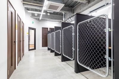 テレフォンブース前通路 - BIZcomfortなんば御堂筋 1名用WEB会議ルームAの設備の写真