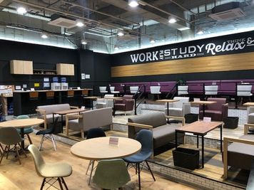 BIZcomfort大阪江戸堀 1名用WEB会議ルーム①の入口の写真