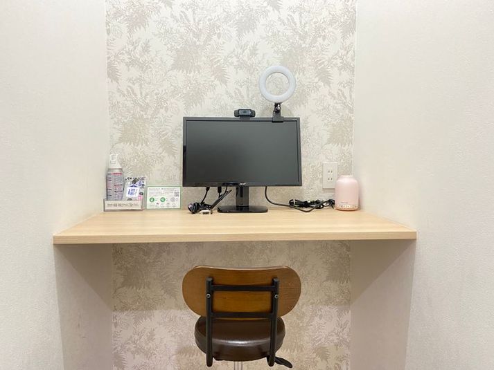 BIZcomfort大阪江戸堀 1名用WEB会議ルーム①の室内の写真