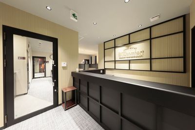 3F 受付コンシェルジュにお声掛けください - BIZcomfort名古屋太閤通口 WEB会議・通話専用個室（WEB会議ルームC）の入口の写真
