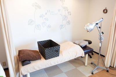 【中野駅改札から3分】女性オーナー🚺土日祝も利用OK！施術用ベッド完備。鍼灸・整体・エステに最適な、清潔感ある静かなサロン。 - 中野アイルはりきゅう院