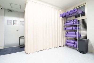 更衣室のカーテンを閉めた状態 - レンタルスタジオPalette 栄店 栄駅徒歩５分レンタルスタジオの室内の写真