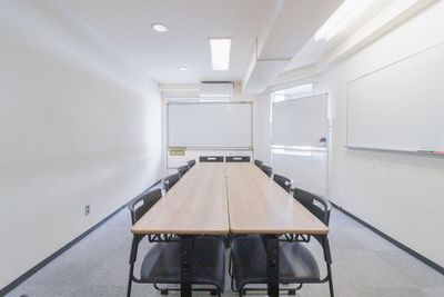 【新宿西口駅近】プロジェクター・WiFi全て無料！ふれあい貸し会議室 新宿B-801（旧ワンコイン会議室新宿 新宿西口会議室A） - ふれあい貸し会議室 新宿ダイカンB