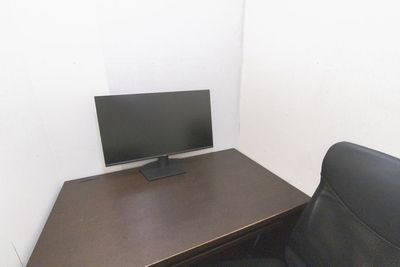 【広島駅出口徒歩4分！定員3名！】27インチモニター・10Gbps光回線・WiFi全て無料！ふれあい貸し会議室 広島No162 - ふれあい貸し会議室 広島精慎会