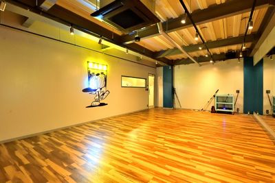 鶴見エリア最大級!ダンス、ヨガに最適な多目的レンタルスタジオ - 鶴見イオン前スタジオ