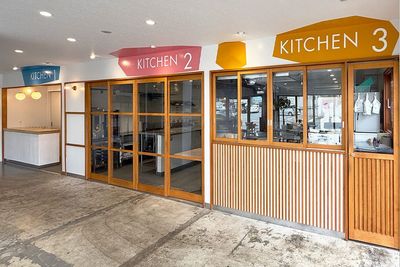 3つのキッチンから利用内容に合わせて選べます - nakamura KITCHENsの室内の写真