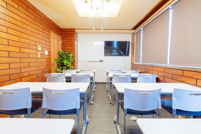 【広島駅出口徒歩4分！定員16名！】大型モニター・10Gbps光回線・WiFi全て無料！ふれあい貸し会議室 広島No160 - ふれあい貸し会議室 広島精慎会