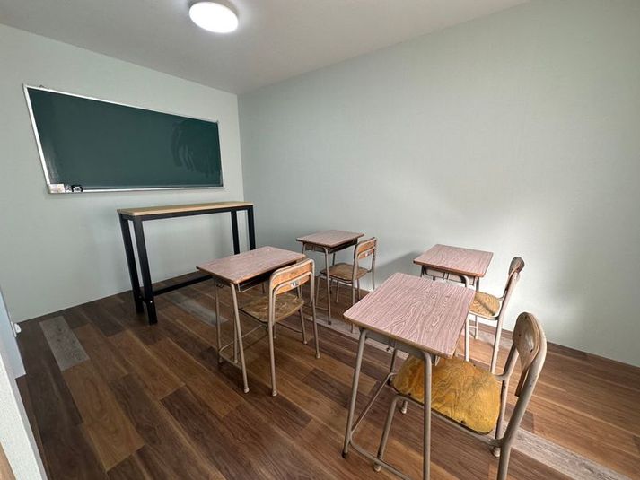 学校セットの撮影スタジオ - セルフ撮影スタジオ Chroma