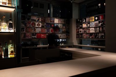 Spincoaster Music Bar Ebisu レコードが聴けるMusic Barの室内の写真