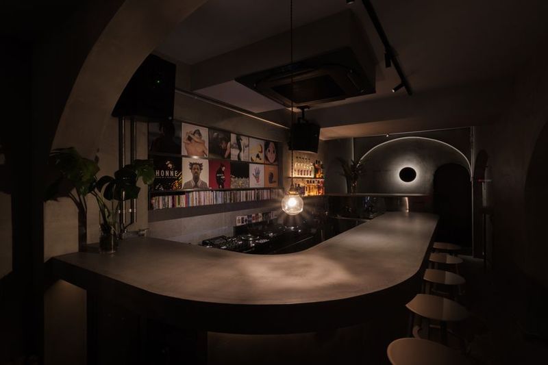 レコードが聴けるMusic Bar - Spincoaster Music Bar Kagurazaka