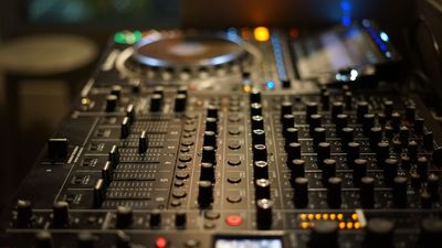 Spincoaster Music Bar Ebisu レコードが聴けるMusic Barの設備の写真