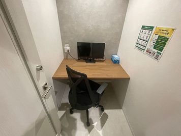 いいオフィス京都四条通 1名個室（ブース20）の室内の写真