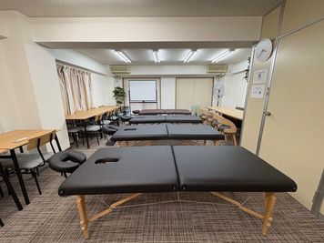 施術台4台設置しました - COZY MEETUP人形町の設備の写真