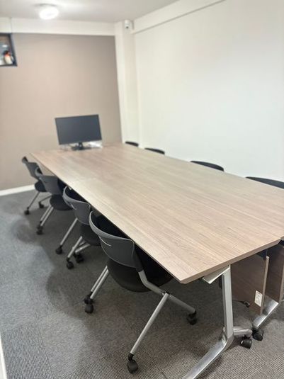 生田駅　最大８名会議室　～ぺんぎんLounge～ - 生田駅コワーキングスペース・自習室～ぺんぎんLounge～
