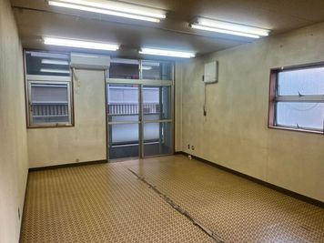 鈴康ビル 【江戸川橋5分】広々完全個室｜撮影・研修・ワークショップに最適の室内の写真