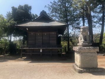 境内にある舞台です - 諏訪八幡神社 貸しスペース（神社敷地内にある神楽殿）の外観の写真