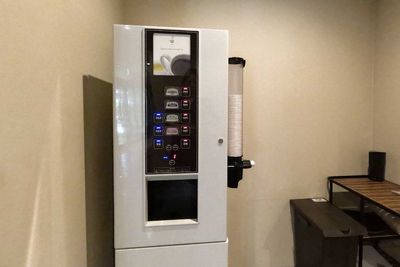 B2-5/カウンター【会話禁止エリア】ソロワークに必要なファシリティを全て完備したワークプレイスです。 - THE HUB 麹町