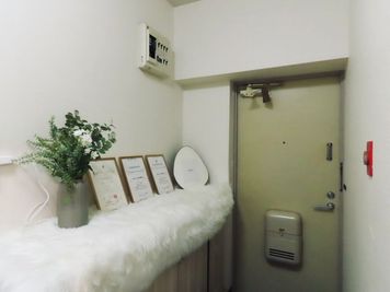 完全予約制プライベートサロンの入口の写真