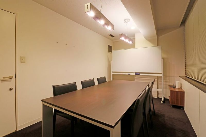 THE HUB 東銀座 会議室の室内の写真