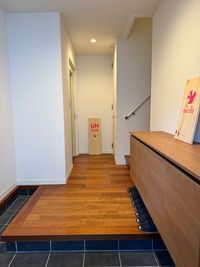 1階玄関。スタジオは、エレベーターor階段で3階へ。 - UH STUDIO  駐車場無料の屋上バルコニーのあるハウススタジオの室内の写真