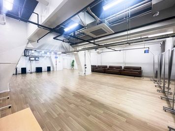 軍艦ビル-102室　新宿・歌舞伎町・駅近1分・職安通り グンカン・ベース 新宿・歌舞伎町・駅近1分・職安通り・軍艦ビルの室内の写真