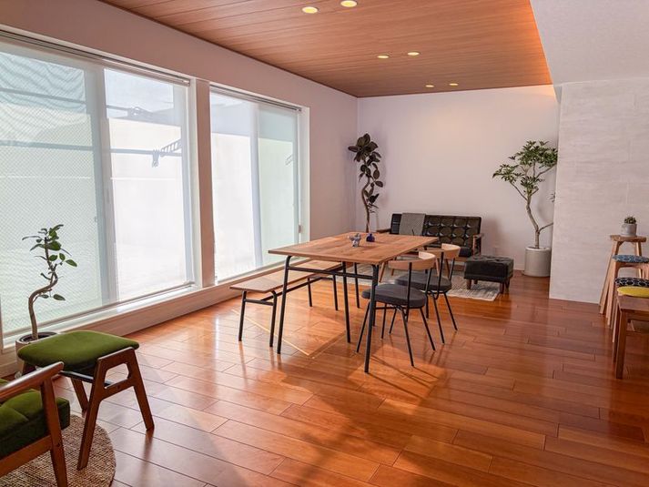 LDK - UH STUDIO  駐車場無料の屋上バルコニーのあるハウススタジオの室内の写真