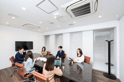 駅チカ!【会議室5】モニターを完備した会議室です。 - THE HUB 銀座 OCT