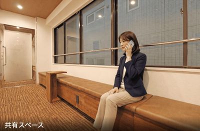 THE HUB 田町三田 B1-1／ブース（完全個室）の室内の写真